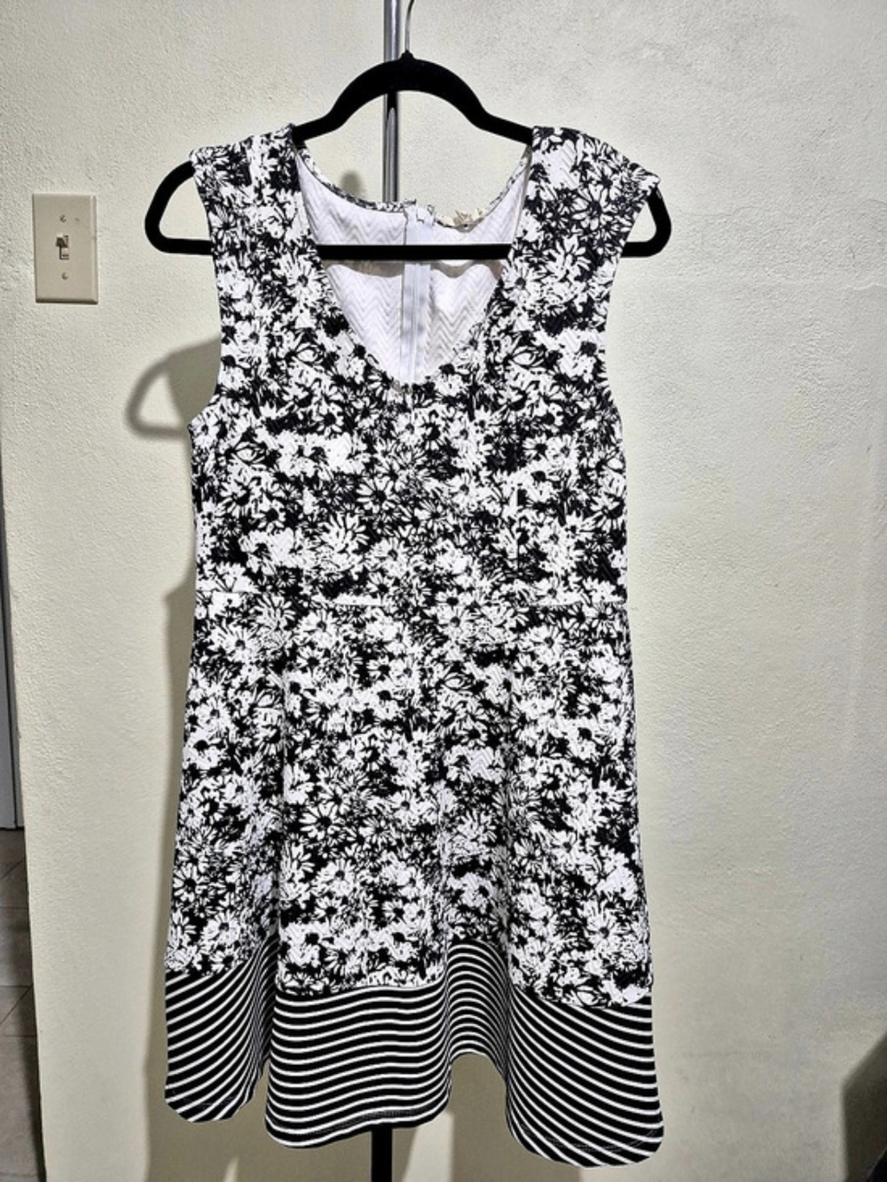 Floral Mini Dress in Black & White Like New Duze Large